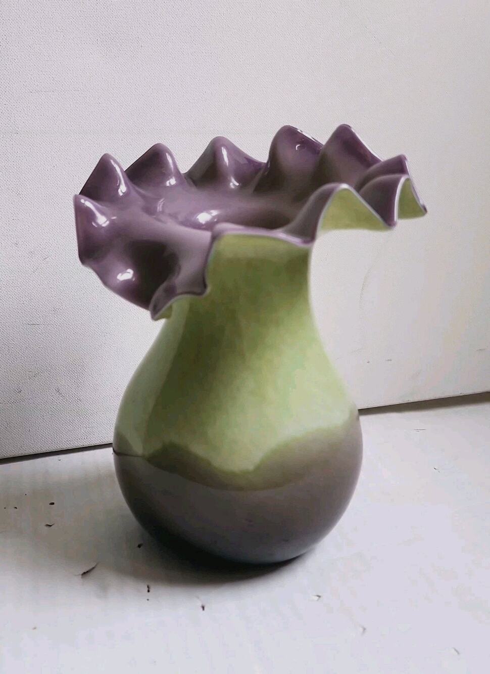 VNTG Hand Blown Italian Art Glass Vase Purple Moss Green Waterfall Ruffle top 8"